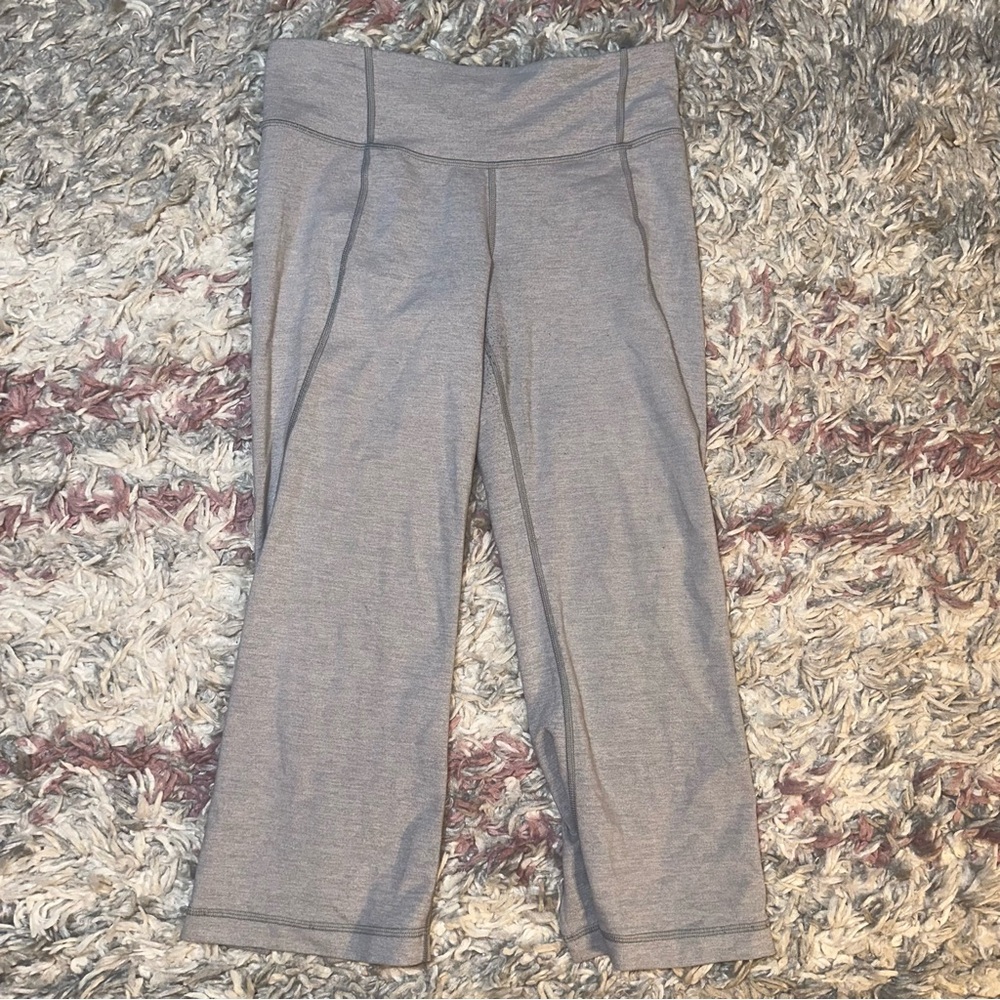 Lululemon gray nulu cropped pants 6